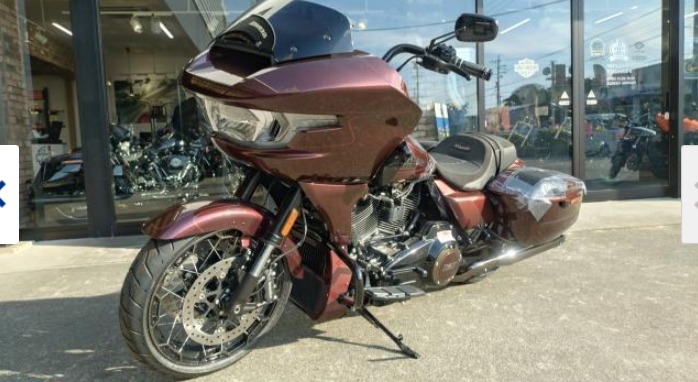 Harley Davidson Road Glide CVO 2025 Maroon — SM 61