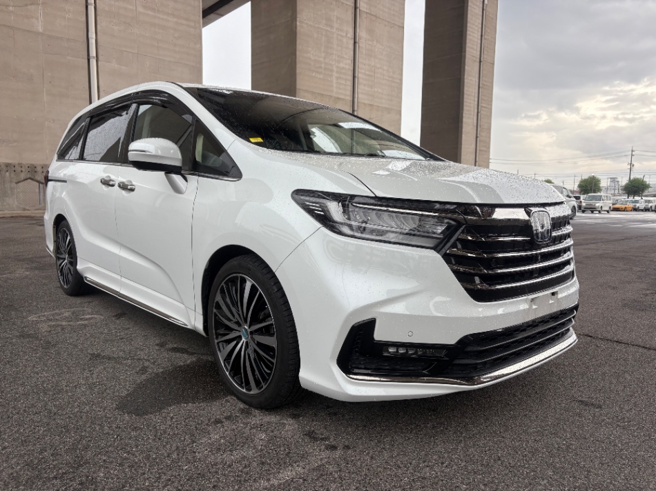 HONDA ODYSSEY E:HEV ABSOLUTE EX (7 SEATER) — EW 565