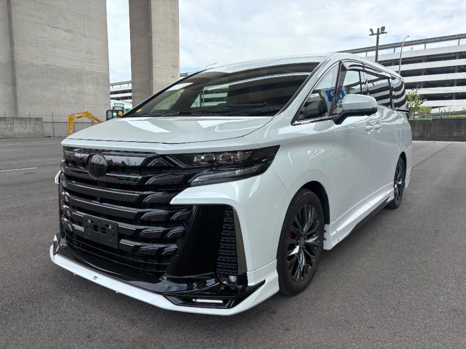 Toyota Vellfire 2.4 Z Premier 2023 White — DC 694