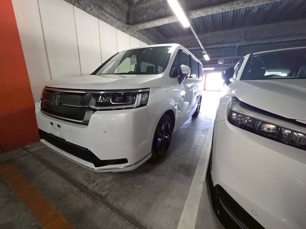 Honda Stepwagon 1.5 Spada 2022 White — BMT 2232