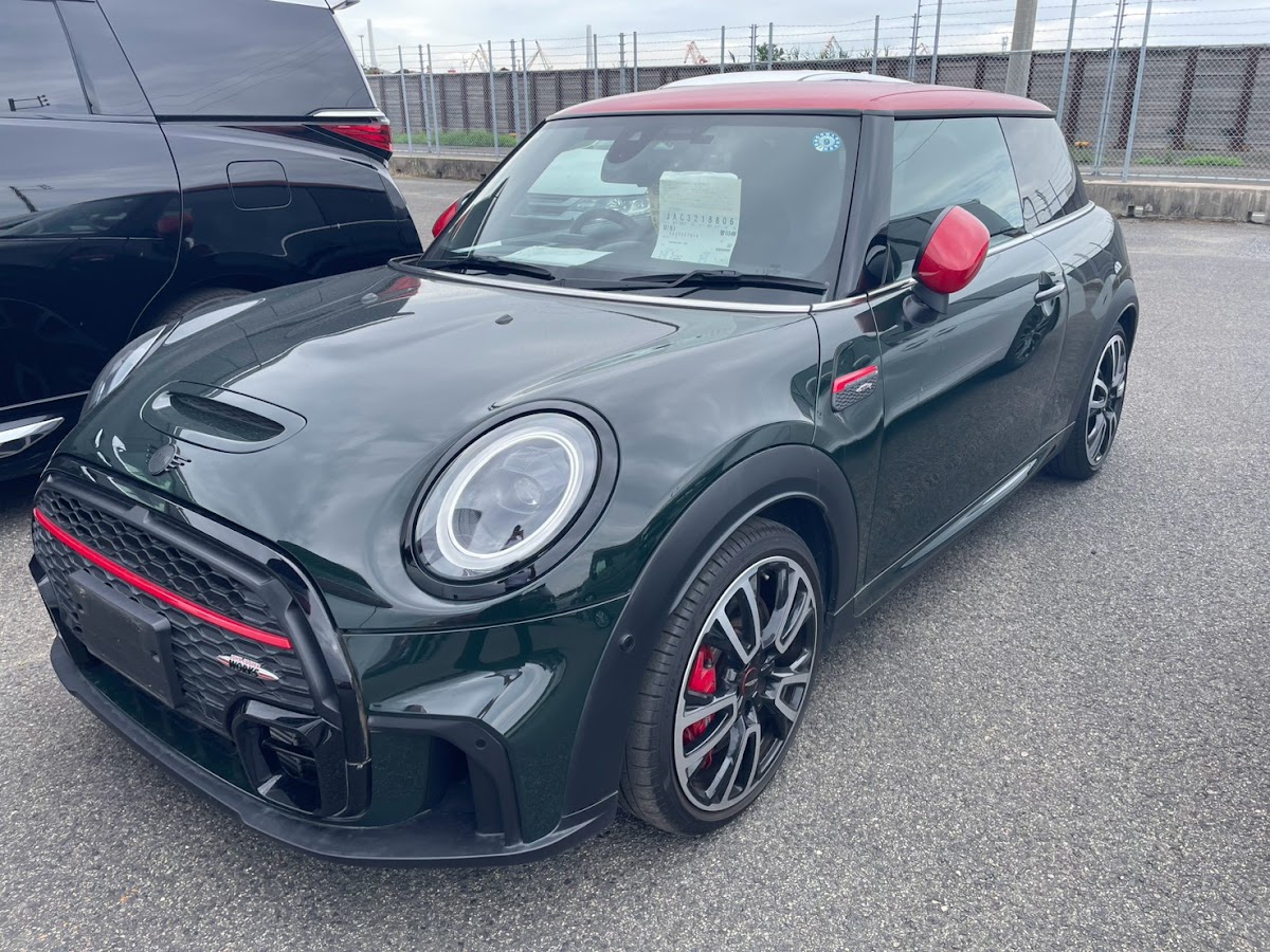 Mini John Cooper Works Premium Plus Line 2023 Green — EW 575